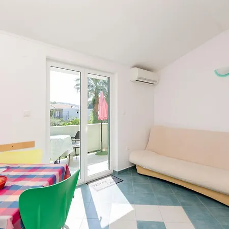 Apartment Ruzica M *