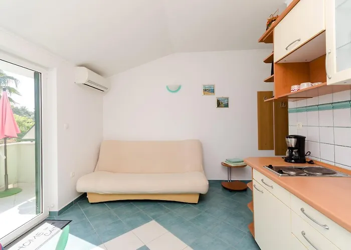 Ruzica M Apartment Lopar