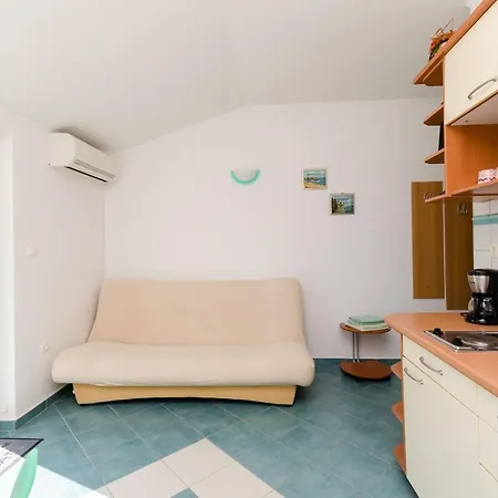 Ruzica M Apartment Lopar