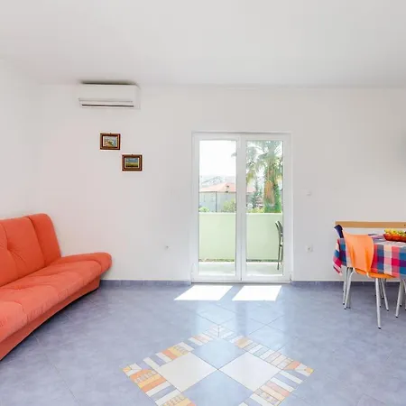 Ruzica M Apartment *